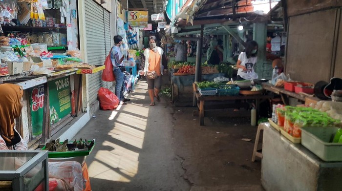 pasar pucang surabaya