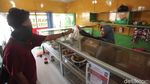 Demi Halau Corona, Rumah Makan Tak Layani Makan Ditempat
