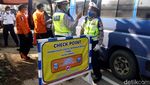 Hari Pertama PSBB di Bandung, Masih Banyak Warga Keluyuran