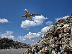 Penampakan Bumi yang Tengah Berjibaku Menghadapi Krisis