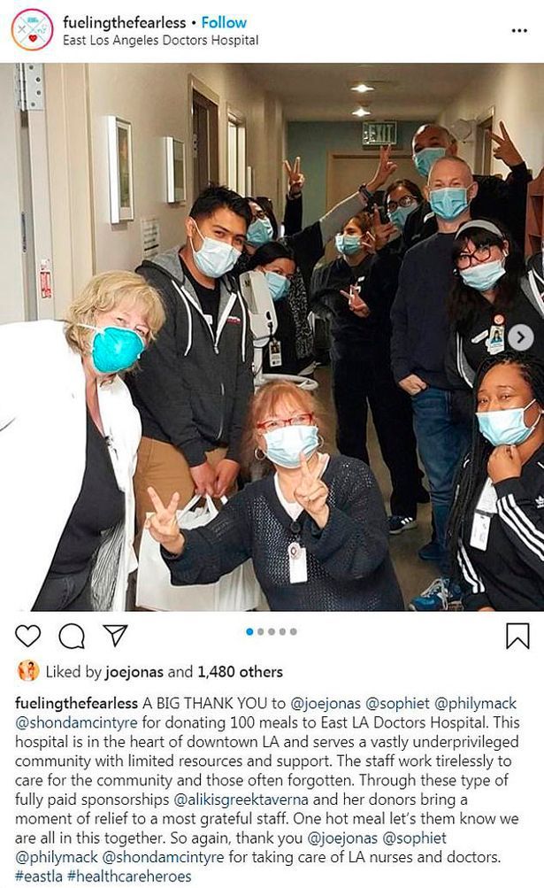Joe Jonas dan Sophie Turner donasikan makanan
