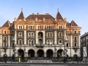 Potret Keindahan yang Terlupakan di Budapest