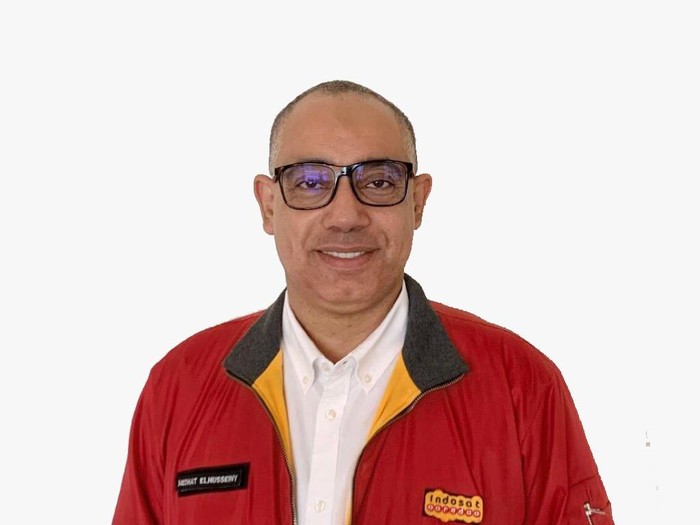 Indosat Ooredoo merombak pimpinan perusahaan dengan menunjuk Medhat Elhusseiny sebagai Chief Technology and Information Officer menggantikan Dejan Kastelic yang efektif per 1 Mei 2020 menunggu proses penyelesaian izin kerja.
