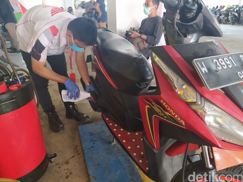 Servis Gratis untuk Tenaga Medis Servis Gratis untuk Tenaga Medis