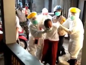 Viral Kakek Positif Corona Tolak Dirawat karena Takut Dikucilkan, Ini Faktanya