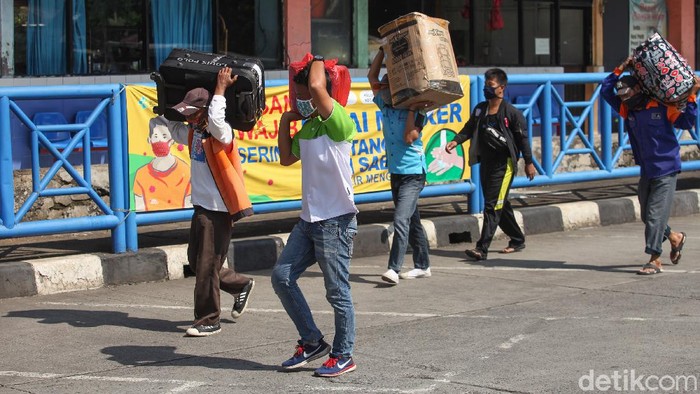 Presiden Joko Widodo telah resmi melarang warga untuk mudik, tepatnya dua hari lagi peraturan tersebut akan diterapkan. Bagaimana kondisinya sekarang?