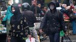 Pasar Cicaheum Bandung juga Ramai di Hari Pertama PSBB