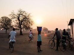 Penampakan Bumi yang Tengah Berjibaku Menghadapi Krisis