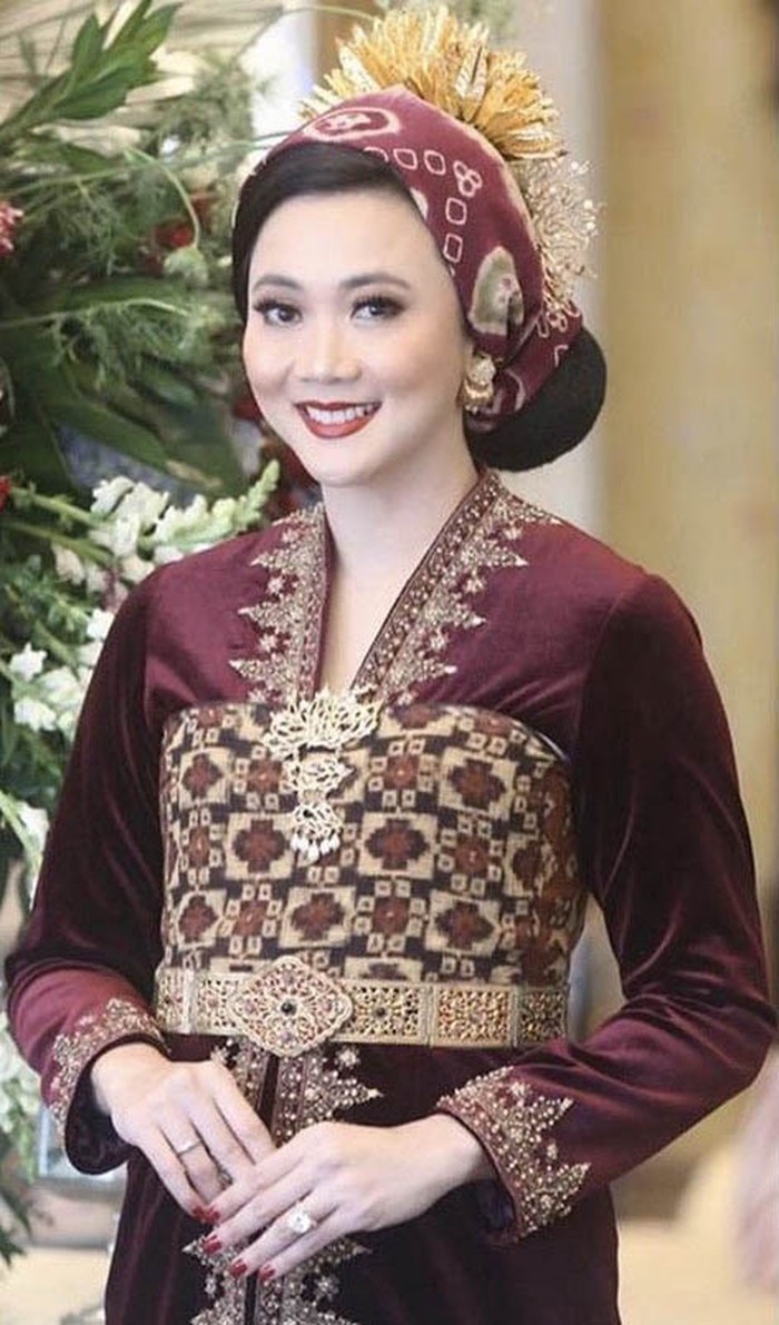 Potret Kartini Masa Kini Berpakaian Tradisional Di tengah pandemi Corona jajaran pengurus dan anggota Yayasan Citra Kartini Indonesia (CIRI) memperingati ulang tahunnya ke-4 (21/4/2020) lewat media sosial. Kartini masa kini berpakaian tradisional.