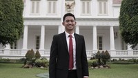 Pemilik nama lengkap Adamas Belva Syah Devara termasuk putra berprestasi. Di usia yang baru menginjak 29 tahun, ia sudah menyabet banyak prestasi.  Foto: instagram @belvadevara