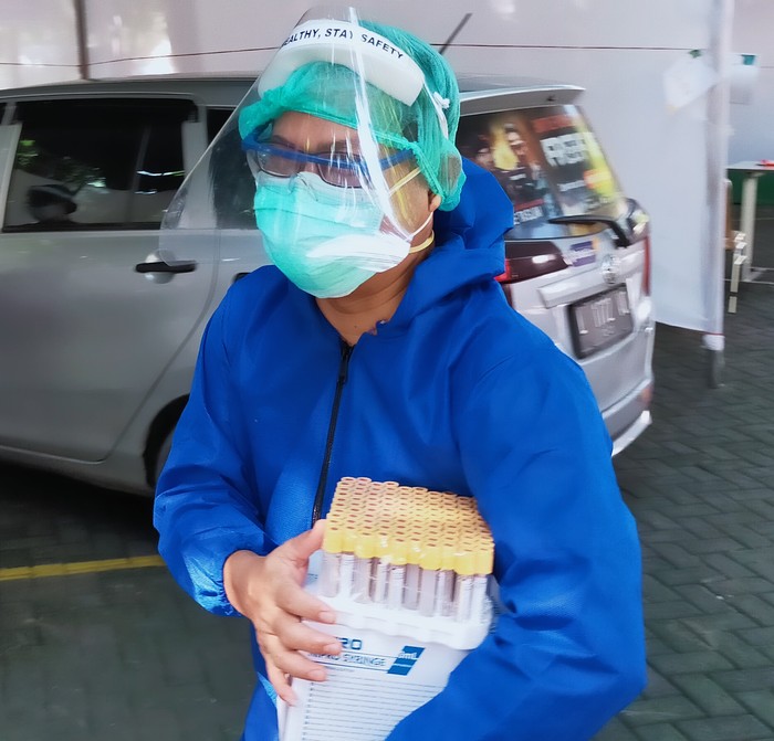 2 Dari 156 Pengguna Jalan Rapid Test Drive Thru Di Rs Husada Utama Positif Corona 2 Dari 156 Pengguna Jalan Rapid Test Drive Thru Di Rs Husada Utama Positif Corona