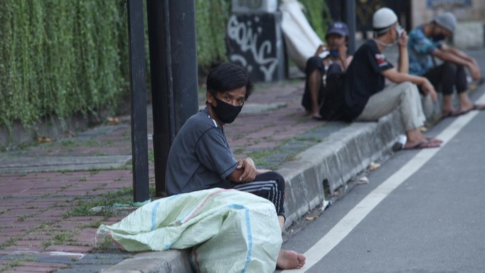 Gelandangan dan pengemis (Gepeng) mulai menjamur di kawasan Jakarta menjelang bulan Ramadhan. Berikut penampakannya.