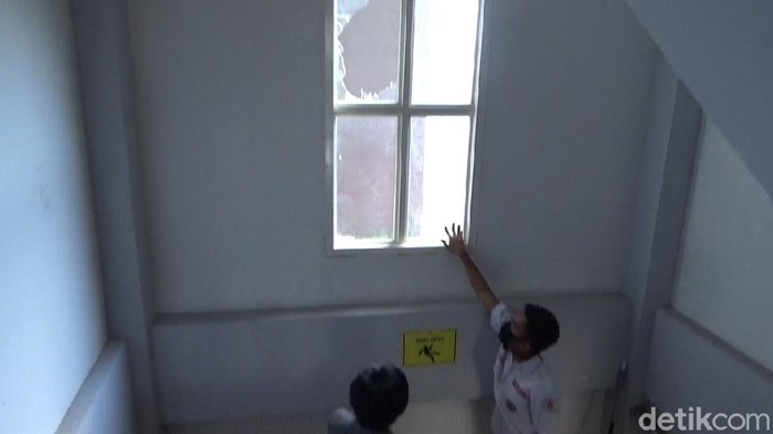 RS Sayang Bunda di Makassar dilempari batu oleh orang tak dikenal (M Taufiqqurrahman/detikcom)