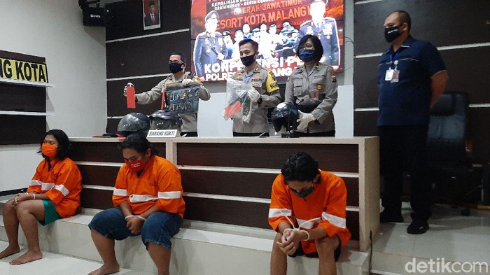 mahasiswa yang diamankan terkait anarko