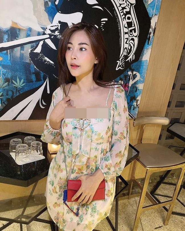  Ghanda Suriyamanee, model asal Thailand jadi sensasi setelah kedapatan menggunakan mainan seks sambil berkeliaran di jalan-jalan Bangkok. Ia pun memicu kemarahan netizen dan dicaci maki atas aksinya itu. Foto: Facebook