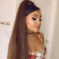 Di Instagram, hampir semua unggahannya menampilkan foto dia bersolek seperti Ariana Grande. Bagai pinang dibelah dua, Paige benar-benar mirip dengan sang bintang. (Foto: Instagram/@paigeniemann)