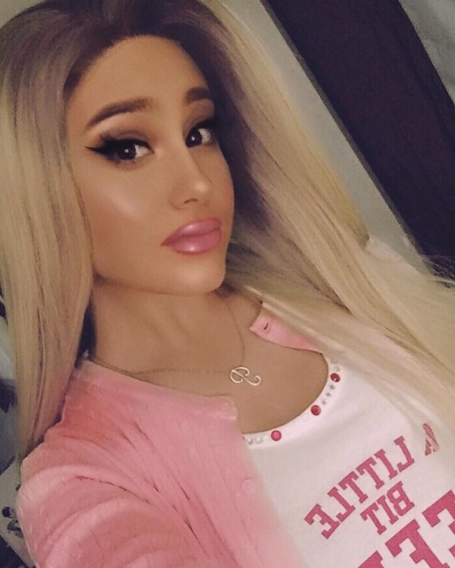 Paige pun kaget setelah mengetahui aksinya tersebut mendapat respons dari sang idola. Saya masih ingat, saya gematar dan sangat bahagia karena dia memerhatikan saya! kata Paige kepada E! News. (Foto: Instagram/@paigeniemann)