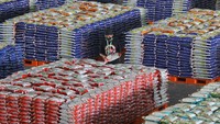 Lumbung Pangan Jawa Timur tersebut menjual kebutuhan sembako dengan harga murah yang bisa didapatkan oleh masyarakat terdampak COVID-19, baik datang secara langsung maupun melalui pemesanan secara daring/online dengan bebas biaya ongkos kirim.