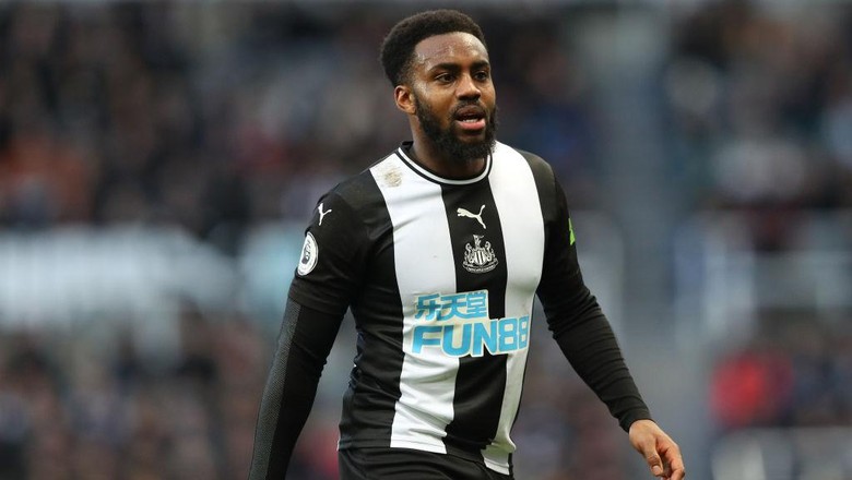 Danny Rose NEWCASTLE UPON TYNE, ENGLAND - FEBRUARY 29: Danny Rose of Newcastle United during the Premier League match between Newcastle United and Burnley FC at St. James Park on February 29, 2020 in Newcastle upon Tyne, United Kingdom. (Photo by Alex Livesey/Getty Images)