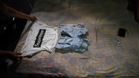 Karena saat ini para pekerja seks komersial di negara itu tengah sulit untuk memenuhi kebutuh primer mereka di dapur. sehingga mereka harus tetap bekerja. Raul Arboleda/AFP via Getty Images.