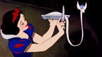 Dalam film kartun Snow Whites diceritakan bahwa ia gemar membuat pie. Pie buatannya itu terlihat sangat sempurna dan menggugah selera. Karenanya banyak dari penonton yang menginginkan pie tersebut ada di dunia nyata. Foto: Istimewa