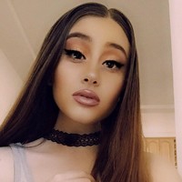 Punya wajah yang mirip Ariana, remaja 15 tahun ini pun tanar di jagat maya. Di Instagram, ia memiliki 600 ribuan pengikut. Pengikut di akun TikTok Paige bahkan menyentuh angka 2 jutaan. Tak heran bila ia mendapat status bintang TikTok. (Foto: Instagram/@paigeniemann)