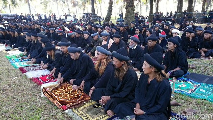 Jemaah An-Nadzir saat melaksanakan salat Idul Fitri beberapa tahun lalu