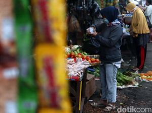 New Normal di Pasar: Buka 06.00-11.00, Jaga Jarak 1,5 Meter
