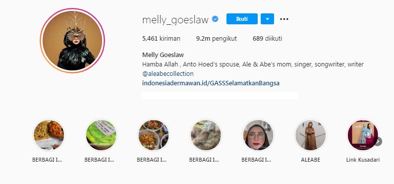 melly goeslaw berbagi makanan