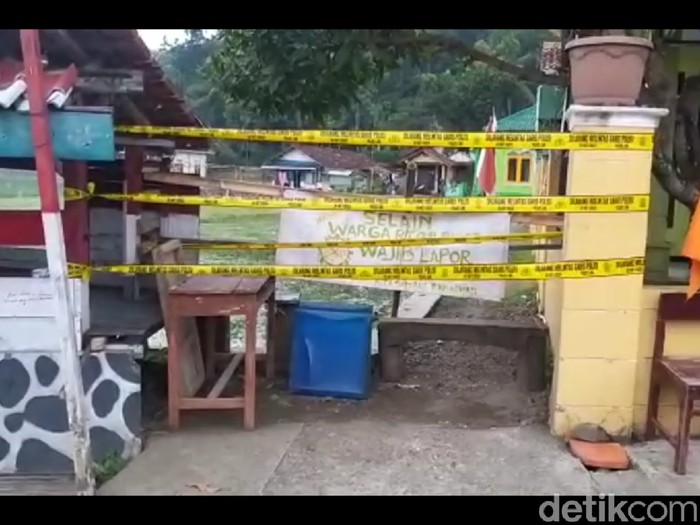 Hasil rapid test 4 warganya positif, Desa Jipang, Kecamatan Bantarkawung, Brebes di-lockdown, Rabu (22/4/2020).