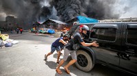  4 unit ruko dan 119 kios ludes terbakar. Penyebab kebakaran masih dalam penyelidikan petugas kepolisian.
