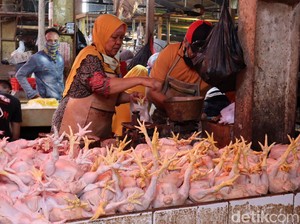 Bawang Merah hingga Ayam Diprediksi Bikin Oktober Inflasi 0,04%