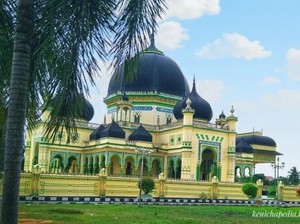 Fakta Menarik Masjid Azizi Langkat dan Jejak Taj Mahal di Tanah Melayu