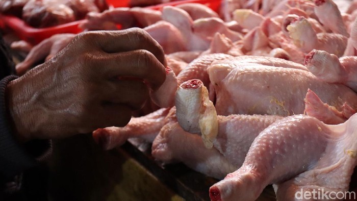 Harga Daging Ayam dan Sapi Masih Stabil, Nggak Bakal Naik Jelang Nataru?