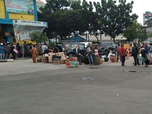 H-1 Larangan Mudik, Ada Lonjakan Penumpang di Terminal Tanjung Priok