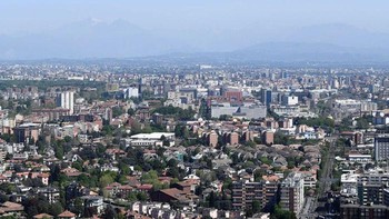 Menurut BBC, pada tahun 2008 kota Milan, Italia dinobatkan sebagai kota paling tercemat dan kabut asap yang tebal. Sejak lockdown kini polusi turun drastis. (Foto: Boredpanda)