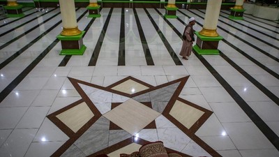 Masjid-masjid Ini Kosong Melompong di Malam Awal Ramadhan