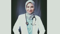 Sebelum putuskan jadi dokter, Sarah sempat berkecimpung di dunia hiburan dengan bermain sinetron. Namun sudah sekitar 4 tahun ia tak lagi syuting. Ia memilih total dalam menjalani tugasnya sebagai dokter. Foto: Instagram