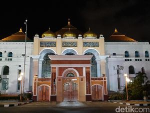 Masjid Agung Palembang: Sejarah dan Pesonanya
