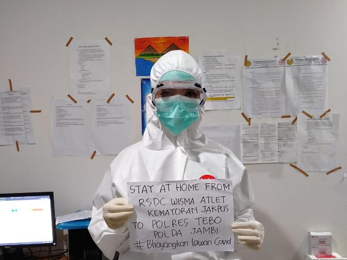 Perempuan asal Jambi Jadi Relawan Medis di Jakarta