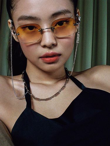 kacamata Jennie BLACKPINK