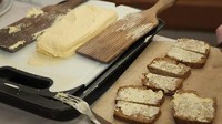 Bergeser ke Irlandia, ada Museum Mentega atau Butter Museum di Shandon, Cork. Museum ini mengulas peran susu yang diolah menjadi mentega yang jadi kekhasan Irlandia (thebuttermuseum.com)