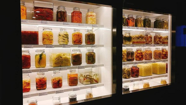 Yang pertama adalah Museum Kimchikan di Korea Selatan. Sesuai dengan namanya, museum yang satu ini memang diperuntukkan untuk segala hal tentang kimchi dan gimjang yang merupakan kuliner khas Negeri Ginseng (museumkimchikan/Instagram) Yang pertama adalah Museum Kimchikan di Korea Selatan. Sesuai dengan namanya, museum yang satu ini memang diperuntukkan untuk segala hal tentang kimchi dan gimjang yang merupakan kuliner khas Negeri Ginseng (museumkimchikan/Instagram)