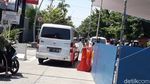 Hari Pertama PSBB di Tegal, Kendaraan Masih Bisa Menerobos Barikade