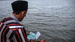 Ziarah Makam yang Tenggelam Imbas Lumpur Lapindo