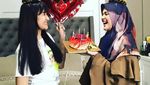 Momen Kulineran Seru Marcella Simon Sebelum Puasa Pertama Kali