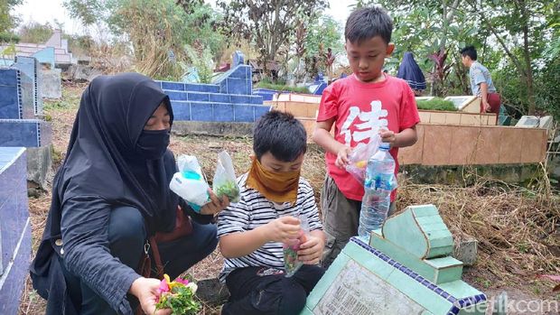 Suasana TPU Sukosari di Pekanbaru jelang Ramadhan