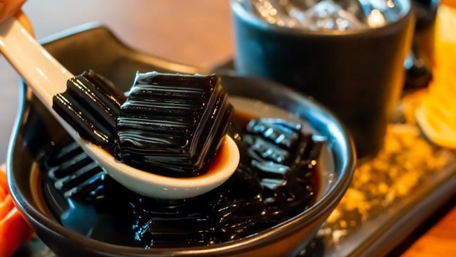 Kerap Diburu Saat Ramadhan, Ini 5 Fakta Cincau Hitam
