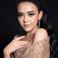 Lewat Instagram Story, wanita 20 tahun ini memberikan klarifikasi. Dia menuturkan bahwa uang yang didapatkannya dari jualan tas dan baju second bukan untuk keperluan pribadi. Foto: Instagram/@amandamanopo