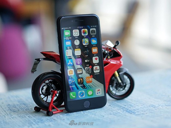 iPhone SE iPhone SE